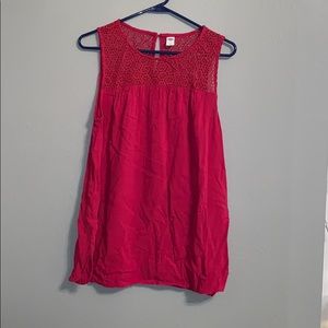 Sweet pink tank top!